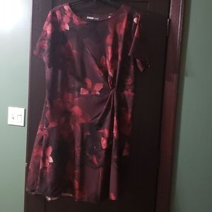 Very flattering dress brand new